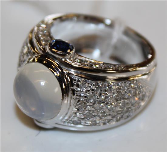 Gold, diamond, sapphire & moonstone ring